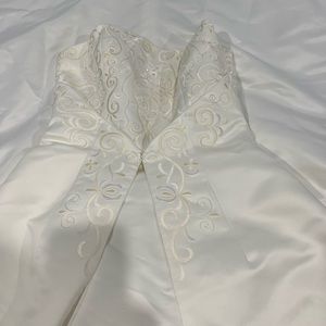 Used wedding dress
